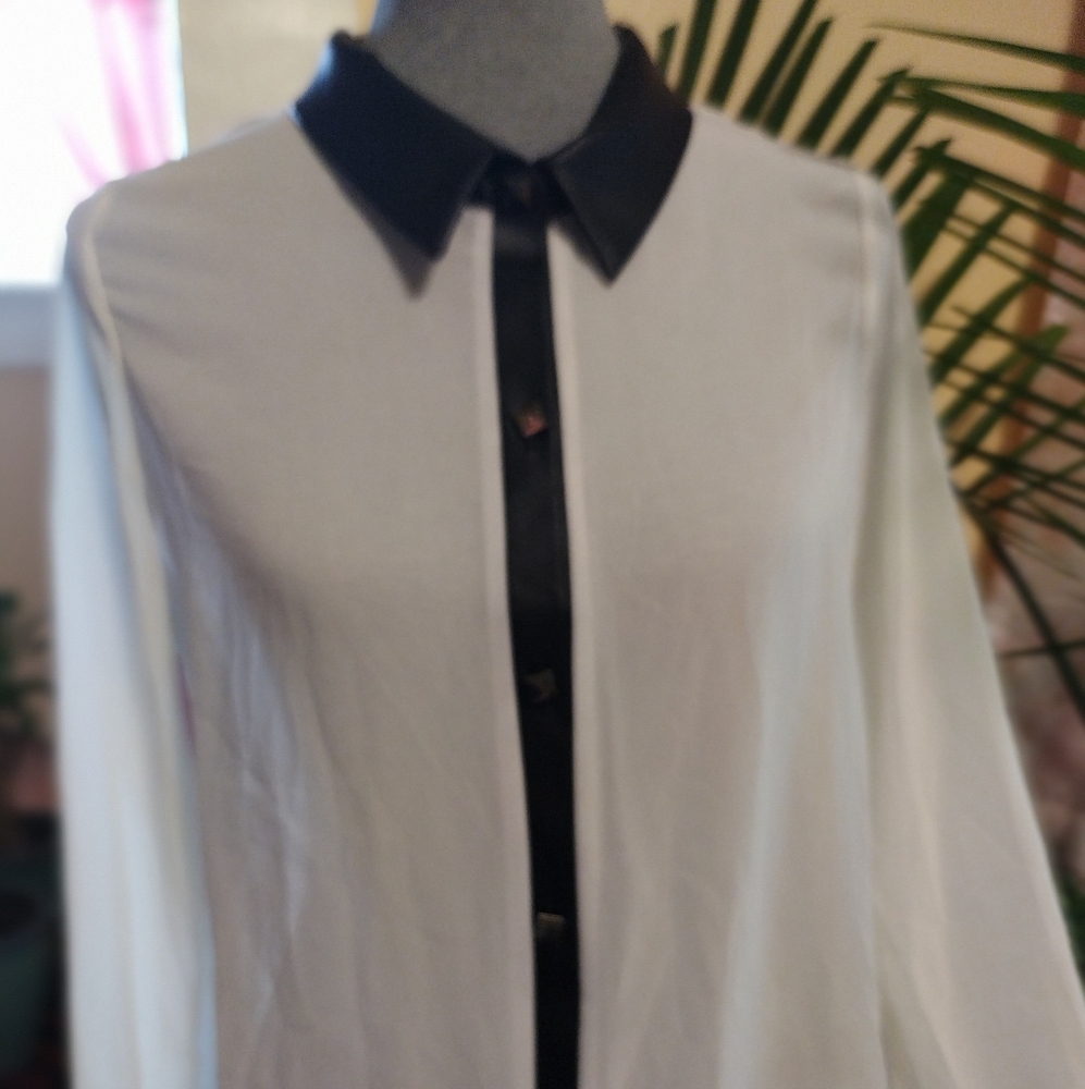 New Cutout Back Blouse